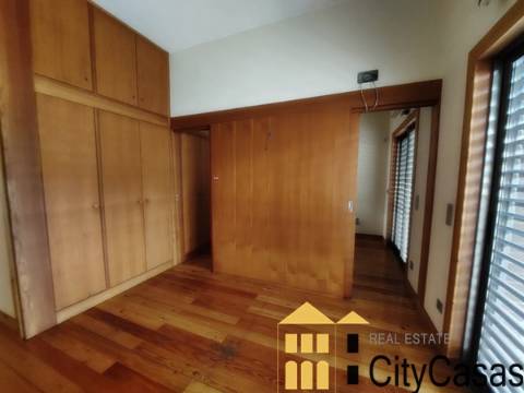 Moradia T4 c/ Terreno (Oferta de Escritura)