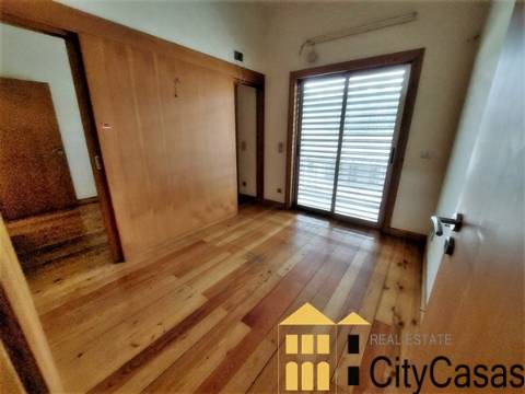 Moradia T4 c/ Terreno (Oferta de Escritura)