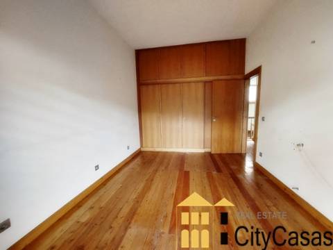 Moradia T4 c/ Terreno (Oferta de Escritura)