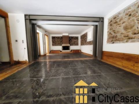 Moradia T4 c/ Terreno (Oferta de Escritura)