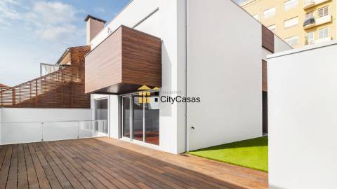 Moradia T4+1 Nova junto à Praia