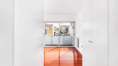 Moradia T4+1 Nova junto à Praia