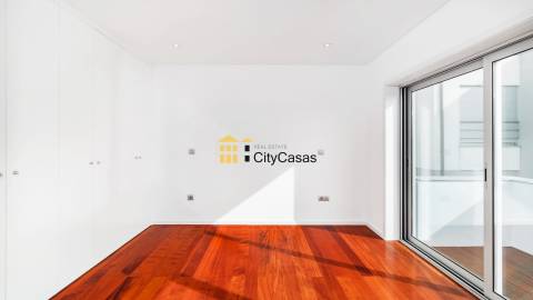 Moradia T4+1 Nova junto à Praia