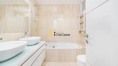 Moradia T4+1 Nova junto à Praia