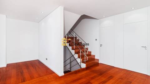 Moradia T4+1 Nova junto à Praia