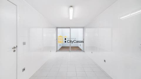 Moradia T4+1 Nova junto à Praia