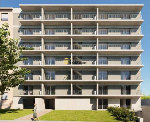 T2 Novo c/ Varanda e L. Garagem - Metro de Salgueiros