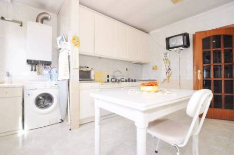 T3 com Terraço e 2 L. Garagem na Areosa