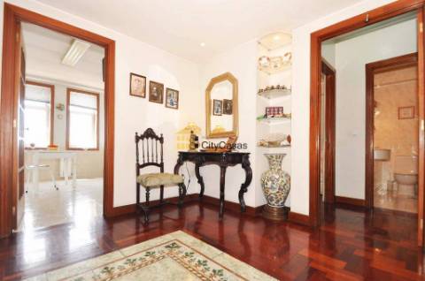 T3 com Terraço e 2 L. Garagem na Areosa