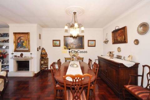 T3 com Terraço e 2 L. Garagem na Areosa