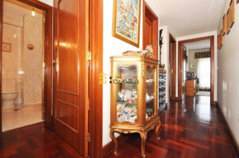 T3 com Terraço e 2 L. Garagem na Areosa