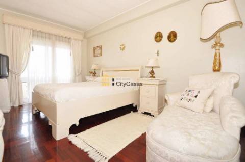 T3 com Terraço e 2 L. Garagem na Areosa