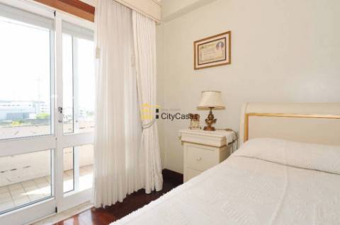 T3 com Terraço e 2 L. Garagem na Areosa