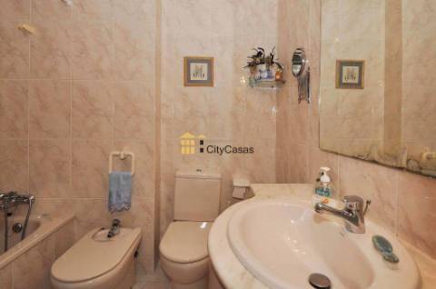 T3 com Terraço e 2 L. Garagem na Areosa