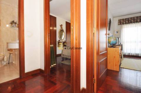 T3 com Terraço e 2 L. Garagem na Areosa