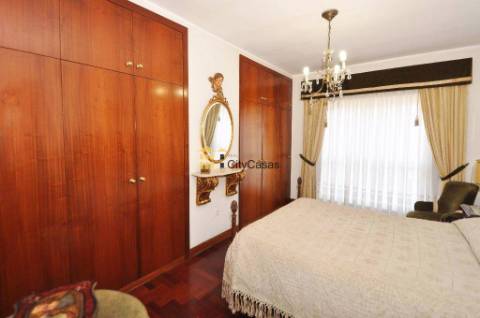 T3 com Terraço e 2 L. Garagem na Areosa