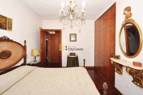 T3 com Terraço e 2 L. Garagem na Areosa