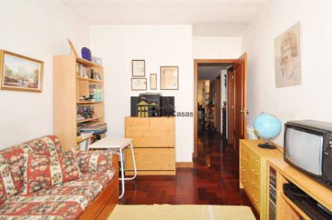 T3 com Terraço e 2 L. Garagem na Areosa