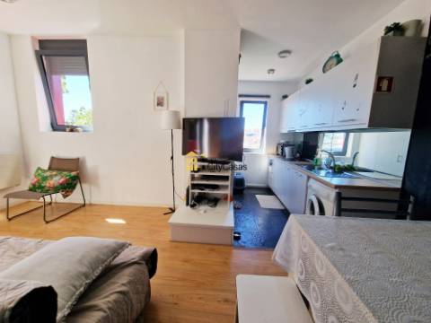 Moradia T2+1 Renovada ao Cais de Gaia