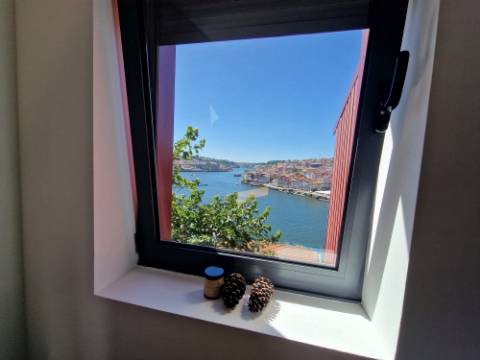 Moradia T2+1 Renovada ao Cais de Gaia