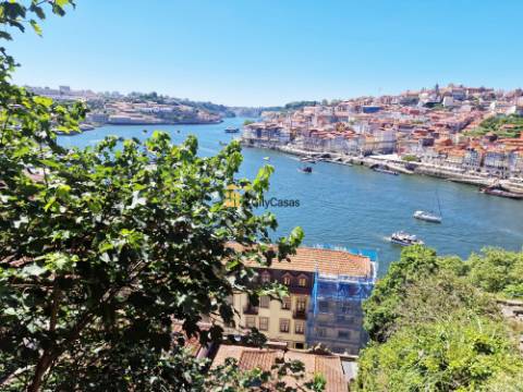 Moradia T2+1 Renovada ao Cais de Gaia