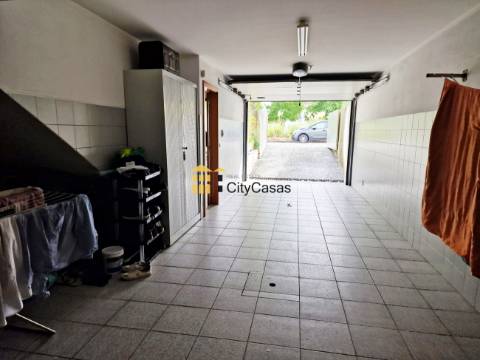 Moradia T3+1 em Folgosa, Maia