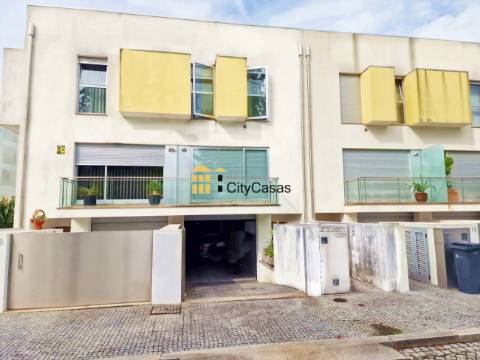 Moradia T3+1 em Folgosa, Maia