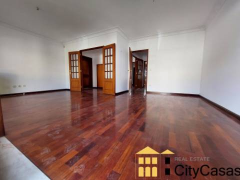 Moradia no Centro da Maia