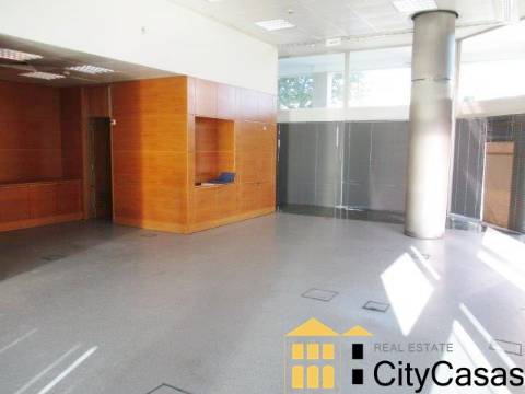 2 Lojas em Águas Santas | Retoma de Banco