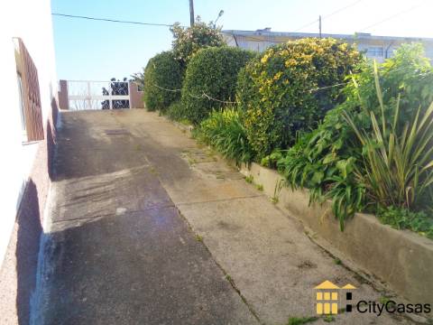 Moradia Bifamiliar T6+2 em Rio Tinto