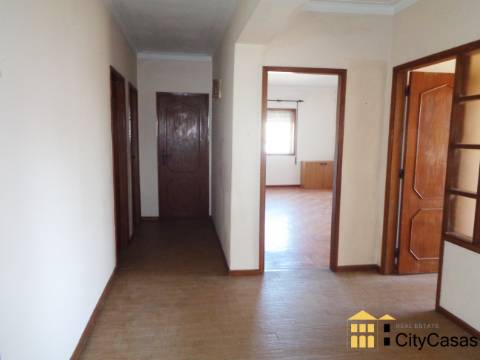 Moradia Bifamiliar T6+2 em Rio Tinto