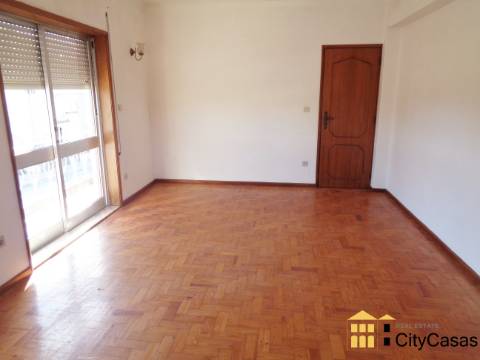 Moradia Bifamiliar T6+2 em Rio Tinto