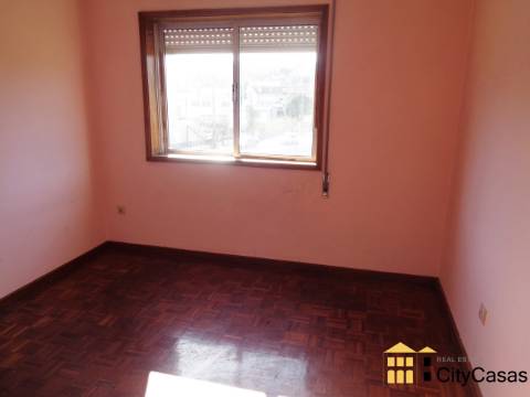 Moradia Bifamiliar T6+2 em Rio Tinto