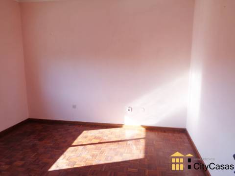 Moradia Bifamiliar T6+2 em Rio Tinto