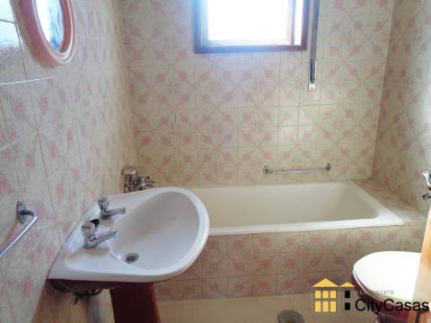 Moradia Bifamiliar T6+2 em Rio Tinto