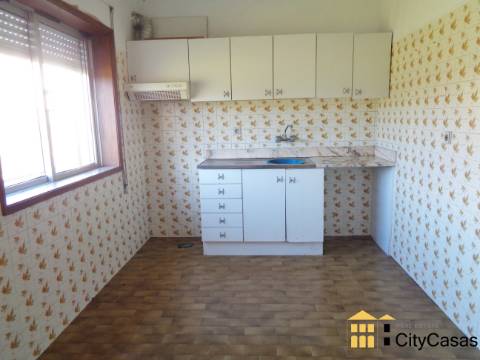 Moradia Bifamiliar T6+2 em Rio Tinto