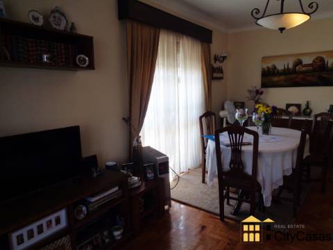 Moradia Bifamiliar T6+2 em Rio Tinto