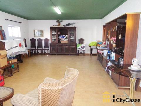 Moradia Bifamiliar T6+2 em Rio Tinto