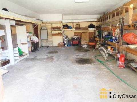 Moradia Bifamiliar T6+2 em Rio Tinto