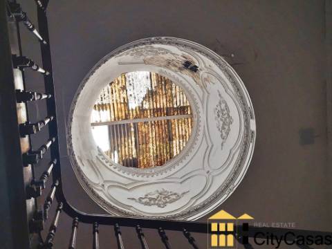 Prédio ao Campo 24 de Agosto (Porto)