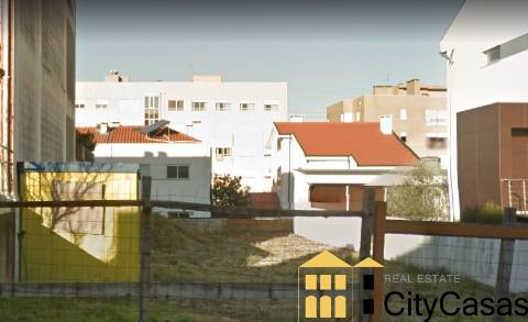 Terreno p/ Moradia 3 Frentes - S. Mamede Infesta