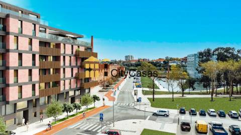 T2 Novo c/ Varanda e Garagem - Edifício c/ Vistas Ria