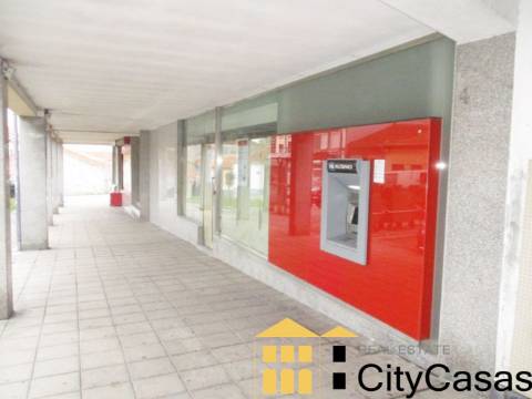 Lojas em Coimbrões - Imóvel de Banco