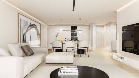 T3 Novo com L. de Garagem e Varanda