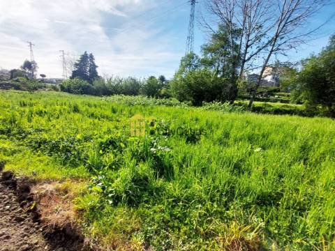 Terreno Rústico com 4000 m2 em Ermesinde