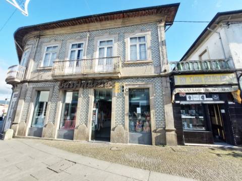 Conjunto de Prédios com PIP | Centro de Paredes