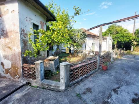 Conjunto de Prédios com PIP | Centro de Paredes