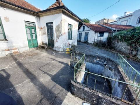 Conjunto de Prédios com PIP | Centro de Paredes