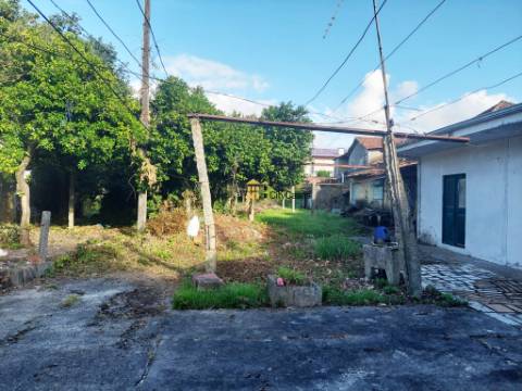 Conjunto de Prédios com PIP | Centro de Paredes