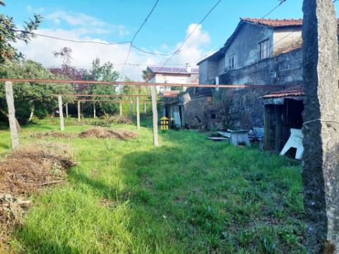 Conjunto de Prédios com PIP | Centro de Paredes